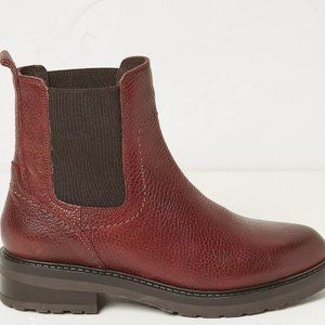 Fat Face Chelsea Boots - brand new with tags - Size 8.5 womens